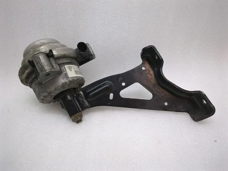 Porsche Boxster (981) Porsche Cayman 981 GT4 PADM engine mount 98137505980 engine mount right bracket Body type: Coupe
Fuel: Petrol