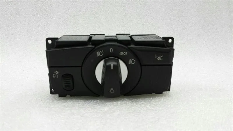 BMW 5 (E60 / E61) BMW 5 Series E60 Headlight Switch Control Module (LCM) 6988547 Light Switch Body type: Saloon
Fuel: Petrol
