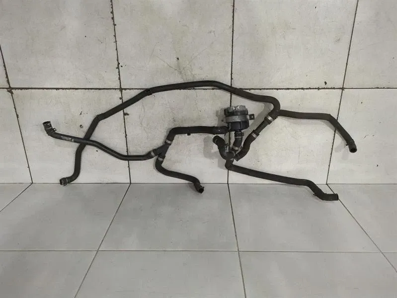 Porsche Boxster 718 cooling pipe 982121049 cooling water hose hose Brand/Model: PORSCHE 718
Year: 2017
Engine: 249...