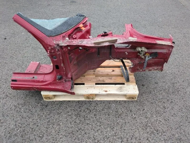 Porsche 911 (992) Porsche 911 992 Right Front Chassis Leg 992805023Y Right Front Wheel Arch Body type: Coupe
Fuel: Hybrid