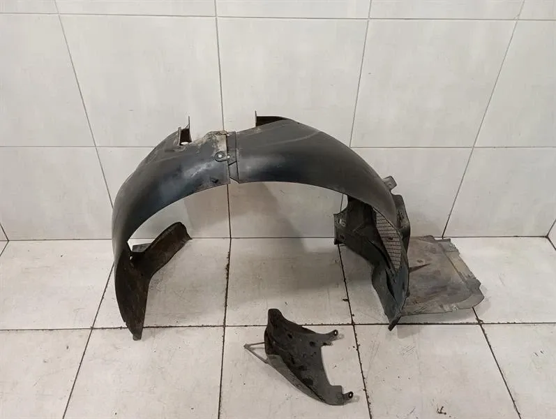 Porsche Cayman (981) Porsche Cayman 981 GT4 Wheel Arch Liner 98150450282 FR Wheel Arch Cover Body type: Coupe
Fuel: Petrol