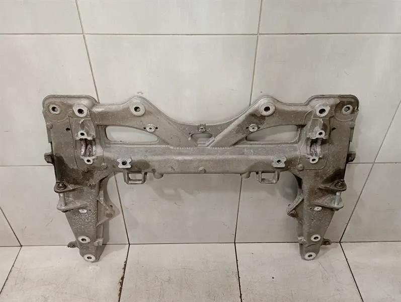 Porsche Cayman (981) Porsche Cayman 981 GT4 Beam Subframe Front 99134108116 Front Axle Carrier Body type: Coupe
Fuel: Petrol