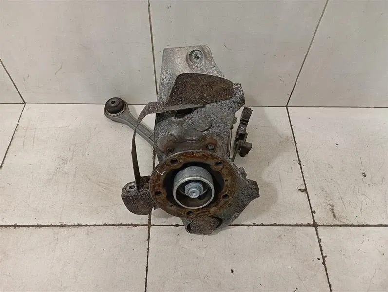 Porsche Cayman (981) Porsche Cayman 981 GT4 Left Front Hub 99134115783 Wheel Bearing Housing Front Left Body type: Coupe
Fuel: Petrol