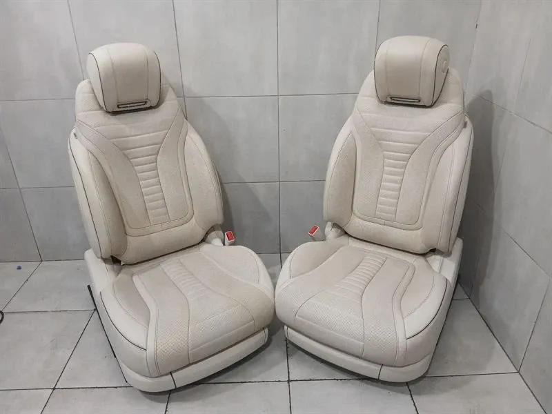 Mercedes-Benz A (W176) Mercedes CL W217 seats designo porcelain seats interior air scarf leather coupe Body type: Coupe
Fuel: Petrol