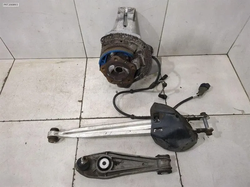 Porsche Cayman (981) Porsche Cayman 981 Left Rear Hub 98133115705 Wheel Bearing Housing Rear Left Body type: Coupe
Fuel: Petrol