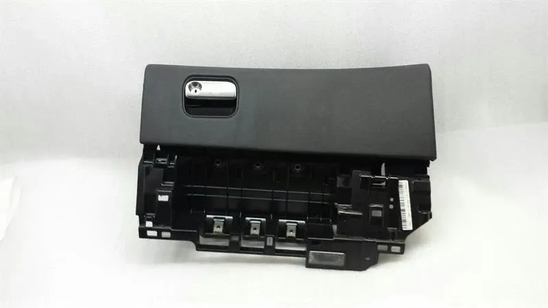 Porsche Panamera Porsche Panamera 970 Glovebox 97055220408 Glove Box Body type: Saloon
Fuel: Petrol