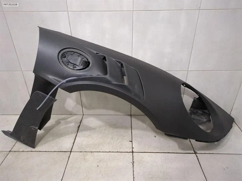Porsche 911 (992) Porsche 911 992 GT3RS Right Wing 9GT821104D Right Fender COMPLETE CARBON Body type: Coupe
Fuel: Petrol