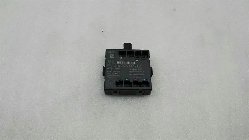 Mercedes-Benz A (W176) Mercedes E Class Front Left Door Module A2129004202 ECU Body type: Saloon
Fuel: Petrol