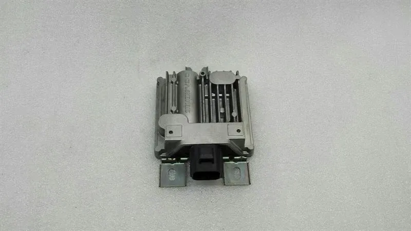 Porsche Panamera Porsche Panamera electronic module 97061815102 control unit fuel pump module Body type: Saloon
Fuel: Petrol