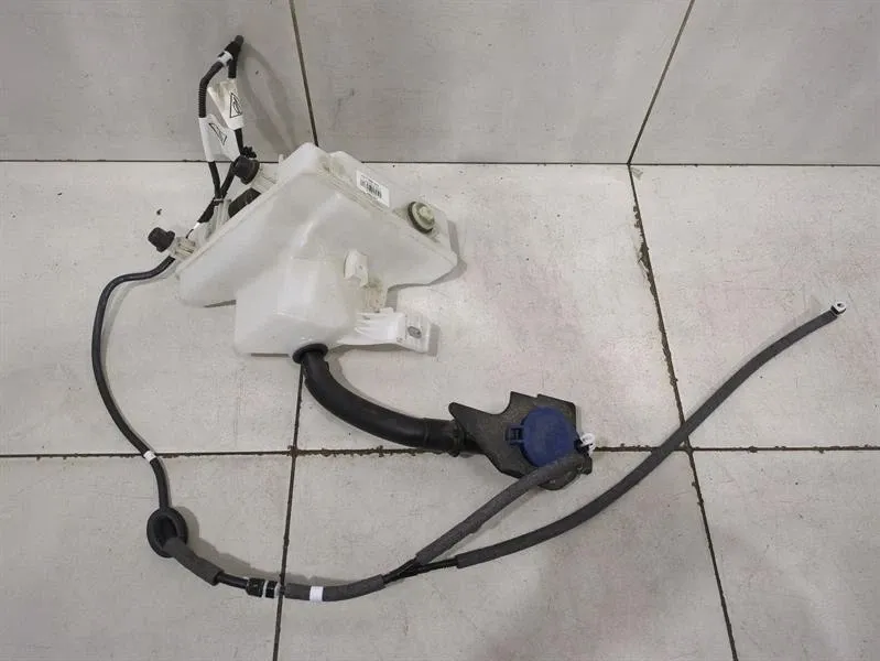 Porsche 911 (992) Porsche 911 992 GT3RS Washer Fluid Reservoir 9GT955449 Washer Fluid Tank 2L Body type: Coupe
Fuel: Petrol