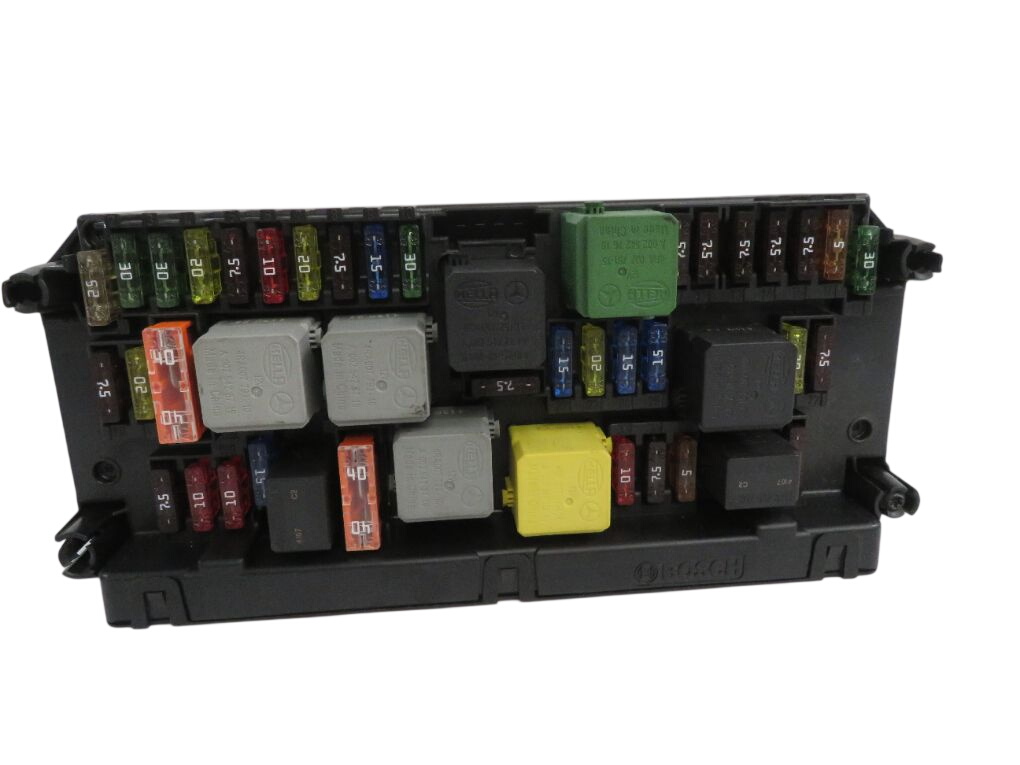 Mercedes-Benz A (W176) Fuse box A2129004830 A2129009025 F005V01624 Fuse box MER...