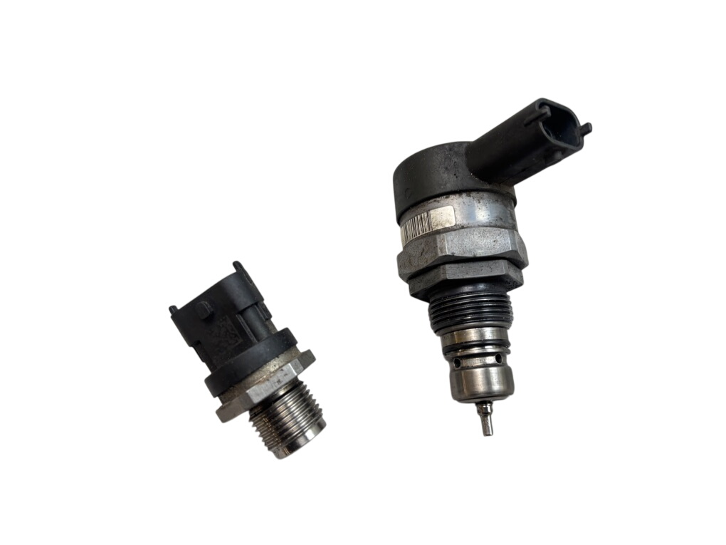 Volvo S60 Fuel pressure regulator set 0281002995 0281002990 Fuel pressure regulator s...