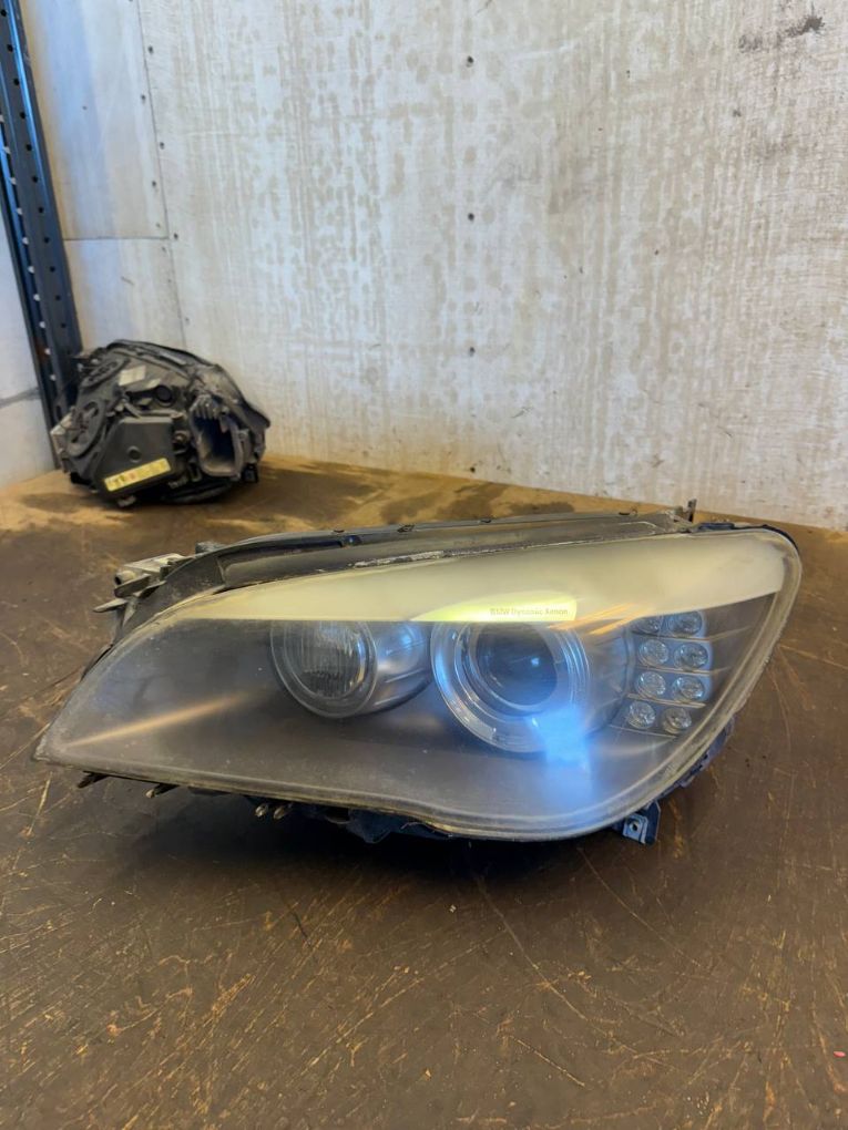 BMW 7 (E65 / E66 / E67 / E68) Left headlight Left headlight — BMW 7 (F01, F02) (2008-2016) —...