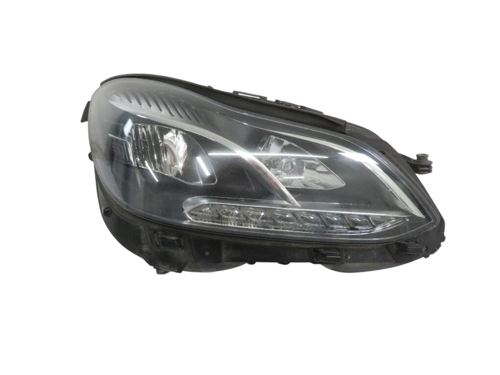 Mercedes-Benz A (W176) ajovalo (oikea) A2128201839 Headlight right MERCEDES-BENZ E-CLA...