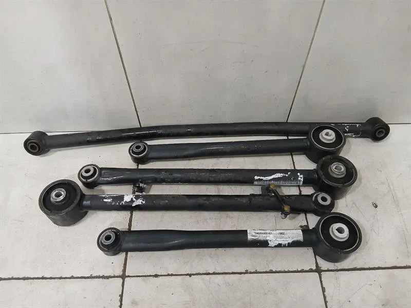 Mercedes-Benz A (W176) MERCEDES G-WAGEN W463 RIGHT WISHBONE A4633501001 REAR RIGHT WISHBONE SET Body type: SUV
Fuel: Petrol