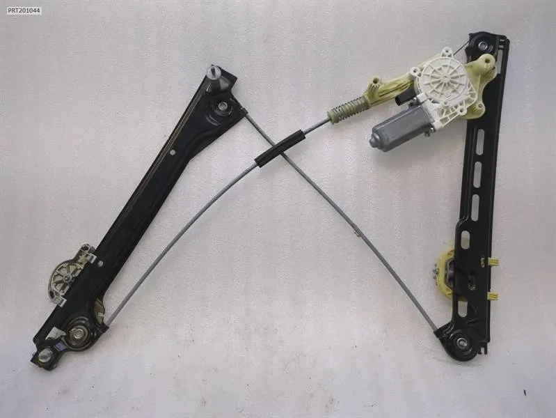 Porsche 911 (991) Porsche 911 991 Right Front Door Winder 99154297600 Window Regulator Front Right Body type: Coupe
Fuel: Petrol