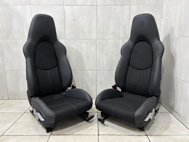Porsche 911 (997) PORSCHE 911 997 SEATS SPORT WIDE BACKREST SEATS GT3 GT3RS TOURING PACK CLOTH Body type: Coupe
Fuel: Petrol