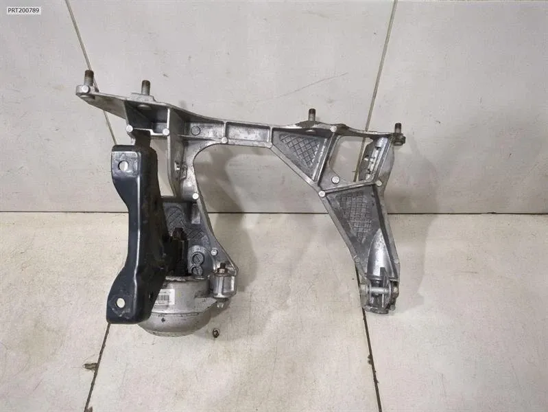 Porsche Boxster (981) Porsche Boxster 981 subframe rear 98133105206 right axle frame rear axle Body type: Convertible
Fuel: Petrol