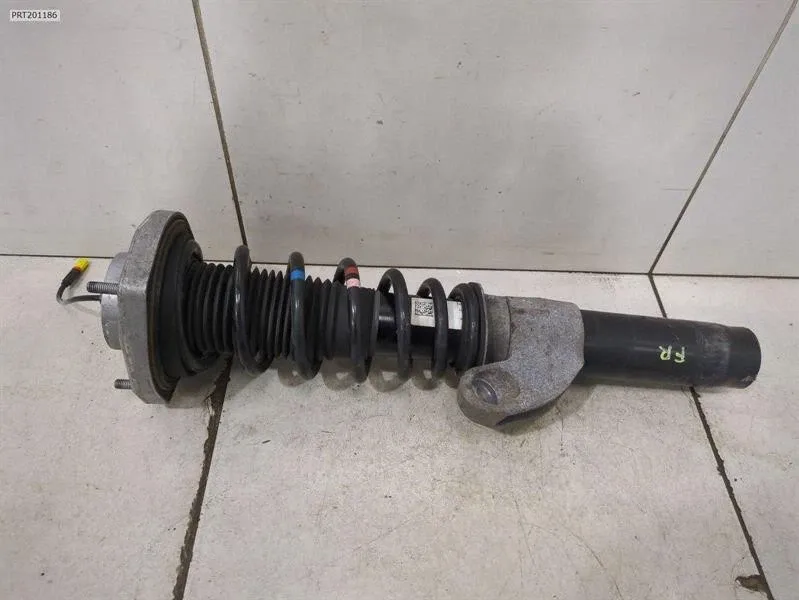Porsche 911 (991) Porsche 911 991 shock absorber front 99134304555 shock absorber front PASM Body type: Coupe
Fuel: Petrol