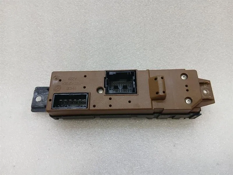 Ferrari California Ferrari California F149 Passenger Door Module 273413 Passenger Door ECU Body type: Convertible
Fuel: Petrol