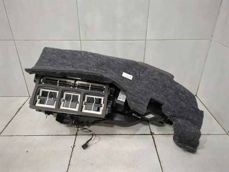 Porsche 911 (992) Porsche 911 992 GT3RS Heater Blower 992820293 LHD Engine Heater Blower Body type: Coupe
Fuel: Petrol