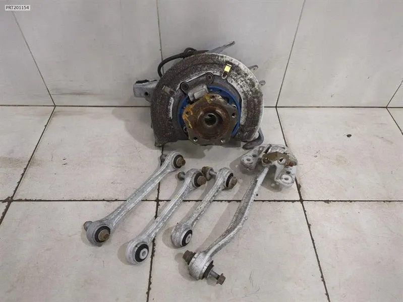 Porsche 911 (991) Porsche 911 991 right rear hub 99133111204 wheel bearing housing rear right set Body type: Coupe
Fuel: Petrol