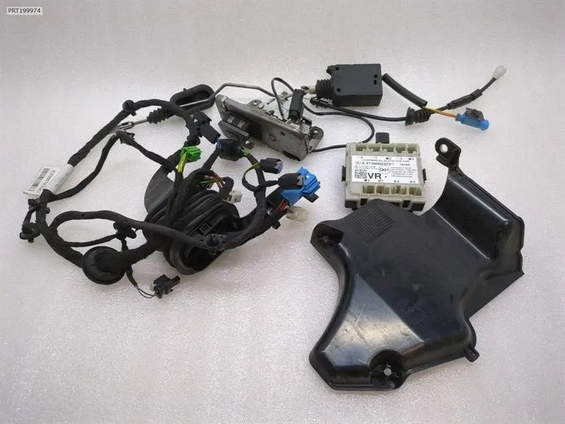 Mercedes-Benz A (W176) Mercedes G-Wagen W463 door lock A4637309601 rear right door lock set Body type: SUV
Fuel: Petrol