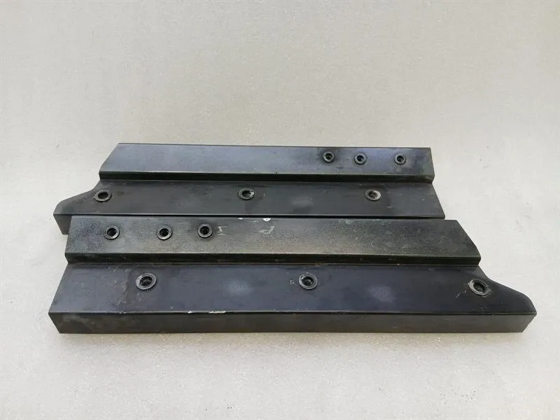 Mercedes-Benz A (W176) Mercedes G-Wagen W463 Holder Bracket A4636206400 Set of 4 Holder Carrier Body type: SUV
Fuel: Petrol