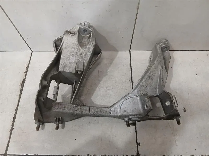 Porsche Boxster (981) Porsche Boxster 718 subframe rear 98133105206 right axle frame rear axle Body type: Convertible
Fuel: Petrol