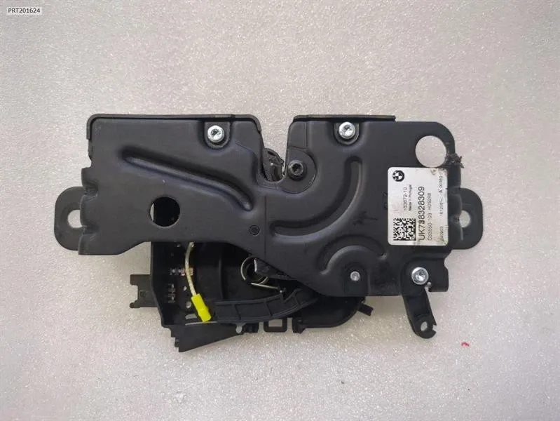 BMW 4 (G22 / G23 / G26)  BMW 4 G83 M4 Boot Lock 738328309 Tailgate Lock Body type: Convertible
Fuel: Petrol