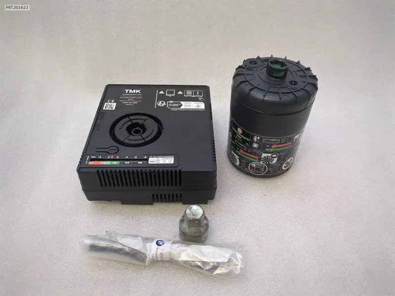 BMW 4 (G22 / G23 / G26)  BMW 4 G83 M4 Tool Kit 6898020 Tool Kit Body type: Convertible
Fuel: Petrol