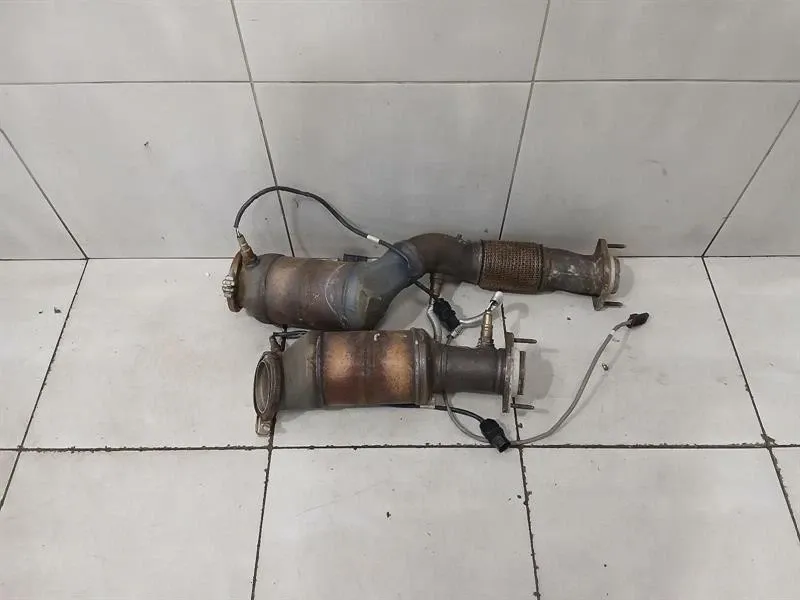 BMW 4 (G22 / G23 / G26)  BMW 4 M4 G82 G22 Catalytic Converter 8468987 Catalytic Converter SET KIT