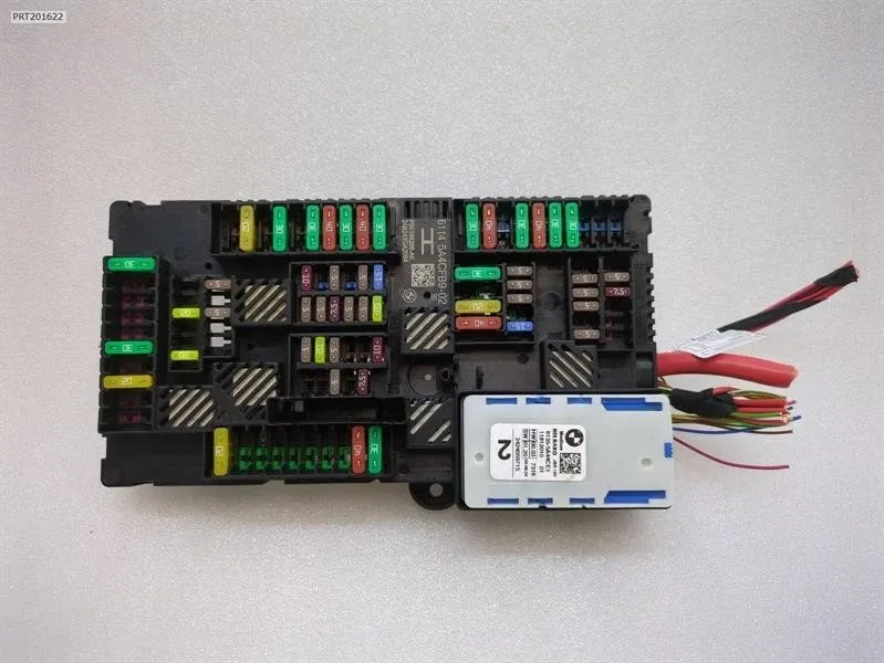 BMW 4 (G22 / G23 / G26)  BMW 4 G83 M4 Fuse Box 5A44CE1 Fuse Box Body type: Convertible
Fuel: Petrol
