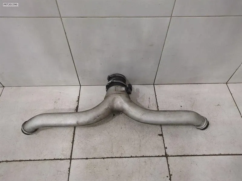 Porsche 911 (997) Porsche 911 997 intake pipe 99711064672 intake hose charge air turbo Body type: Coupe
Fuel: Petrol