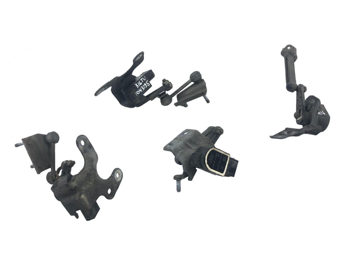 Mercedes-Benz A (W176) Suspension level sensor front left A2319053100 Suspension level sensor front left ...