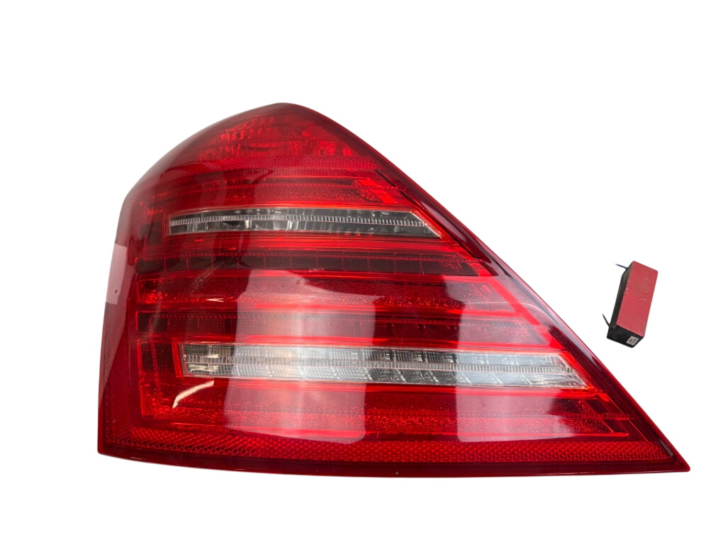 Mercedes-Benz A (W169) задняя фара (левая) A2218201364 Tail light left MERCEDES-BENZ S-CLA...
