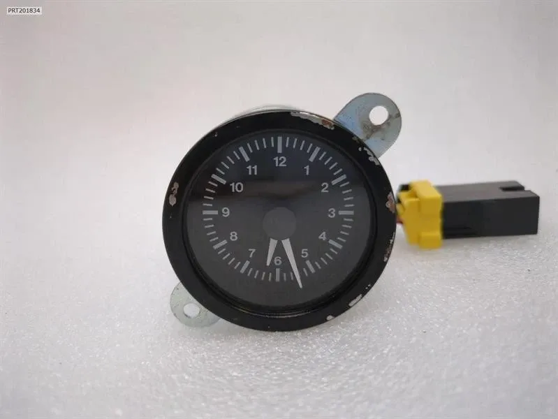 Bentley Azure / Continental BENTLEY CONTINENTAL T 1996-2003 GAUGE CLOCK ANALOGUE UD73261 CLOCK Analogue Body type: Coupe
Fuel: Petrol