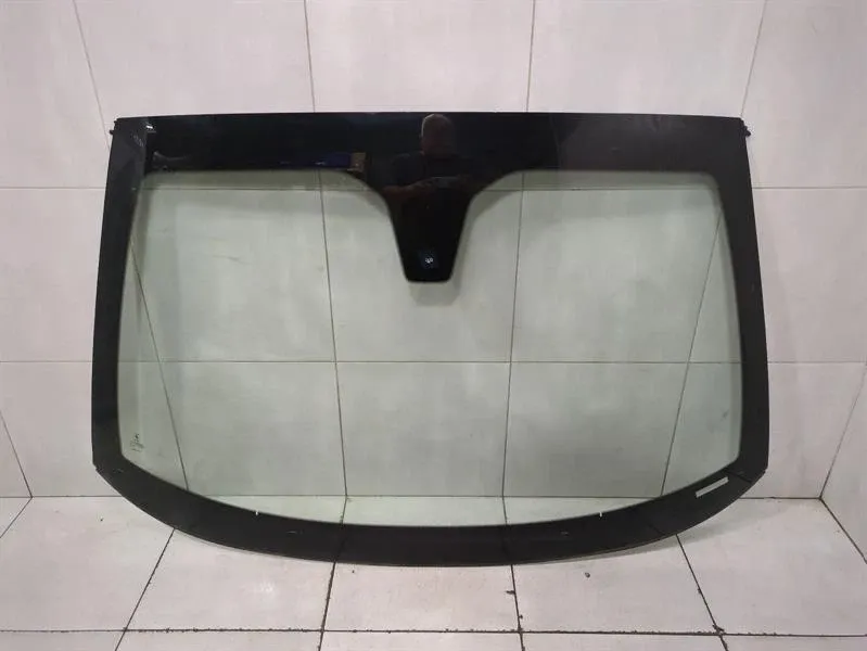 Ferrari California FERRARI CALIFORNIA F149 08-14 4.3 WINDSCREEN 69754900 WINDSHIELD OEM Body type: Convertible
Fuel: Petrol