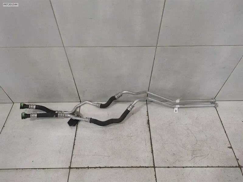 BMW 4 (G22 / G23 / G26)  BMW 4 G83 M4 Cooling Pipe 17228096458 Cooling Water Hose Pipe Gearbox