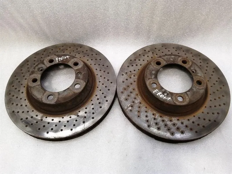 Porsche 911 (996) Porsche 911 996 brake disc front set 99635140904 brake disc front Body type: Coupe
Fuel: Petrol