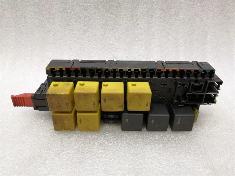 Mercedes-Benz A (W168) Mercedes SL R230 Fuse Box SAM A2305450832 Fuse Box Body type: Convertible
Fuel: Petrol