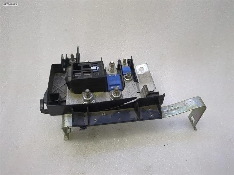 McLaren 650S Spider 14-17 Fuse Box 11M1391CP Fuse Box Brand/Model: McLaren 650S
Year: 2015
Engine: 37...