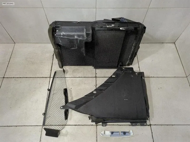McLaren 650S Spider 14-17 Radiator Pack 14L0359CP LEFT SET Radiator Pack Brand/Model: McLaren 650S
Year: 2015
Engine: 37...