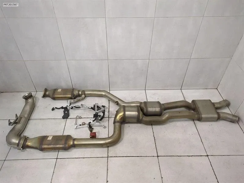 BMW 4 (G22 / G23 / G26)  BMW M4 G83 Secondary Catalytic Converter 9503713 Secondary Catalytic Converter