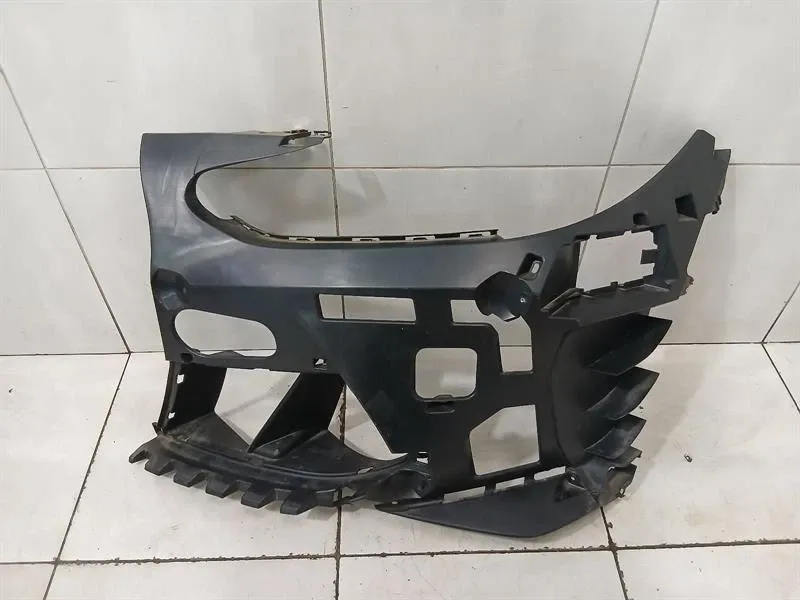 BMW 4 (G22 / G23 / G26)  BMW 4 G83 M4 holder bracket 8069415 holder carrier left bumper Body type: Convertible
Fuel: Petrol