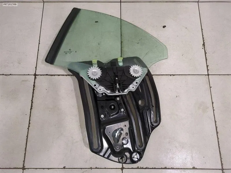 BMW 4 (G22 / G23 / G26)  BMW 4 G83 M4 left rear glass 51357955237 door window 1/4 rear LH + winder convertible