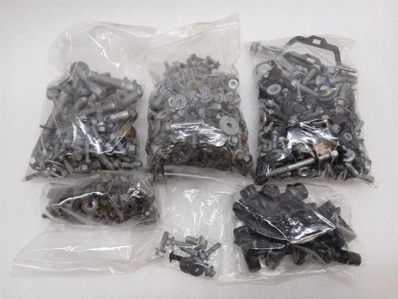 McLaren 720S Coupe SCREWS BOLTS SET SET Brand/Model: McLaren 720S
Year: 2019
Engine: 39...