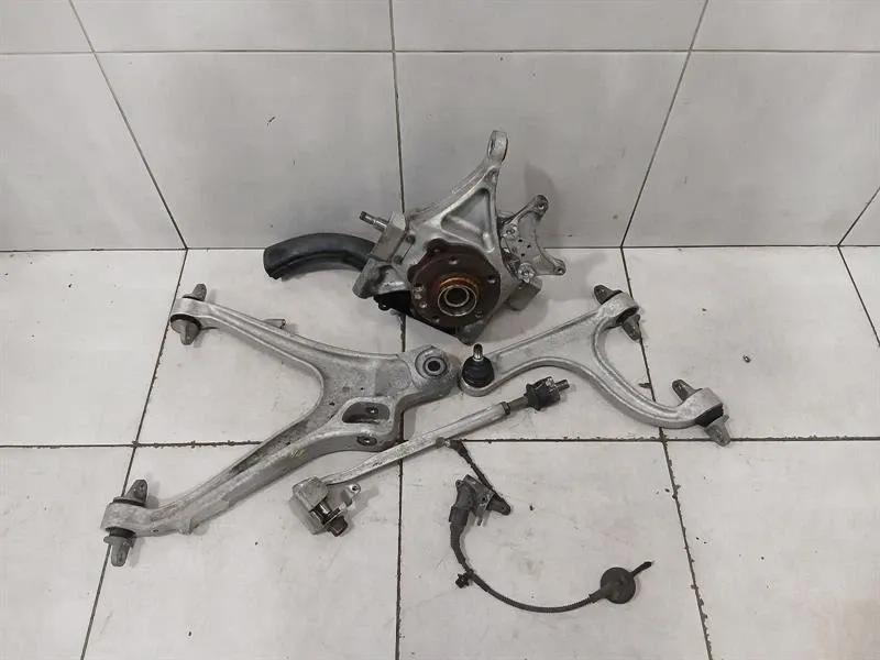 McLaren 720S Coupe Right Rear Hub 14BA024CP Wheel Bearing Housing Rear Right Brand/Model: McLaren 720S
Year: 2018
Engine: 39...