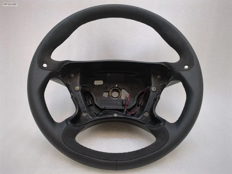 Mercedes-Benz A (W169) MERCEDES CLS55 AMG W219 STEERING WHEEL A2194600103 STEERING WHEEL P30 ALCANTARA LEATHER Body type: Saloon
Fuel: Petrol