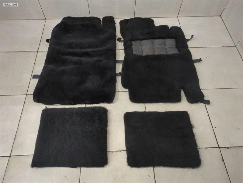 Bentley Azure / Continental BENTLEY CONTINENTAL T 1996-2003 FLOOR MAT SET UV308PA Lambswool Rugs WOOL RHD Body type: Coupe
Fuel: Petrol